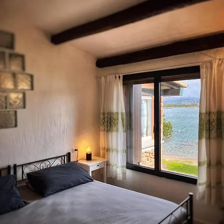 House On The - Villa *